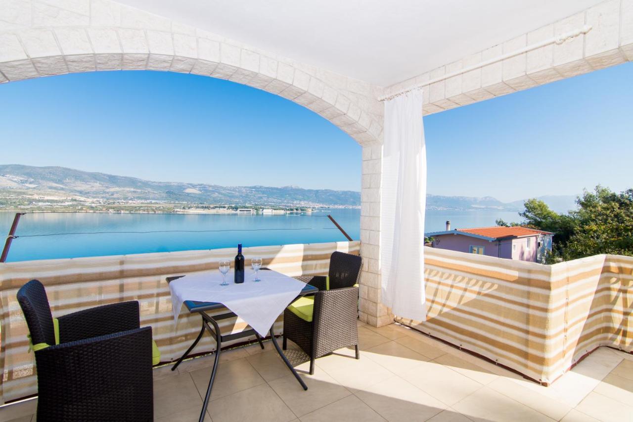Holidays Apartments Slanada With Terrace And Sea View, Near The Beach & Town Trogir, Free Parking, Quiet Place On Peninsula Ciovo Экстерьер фото