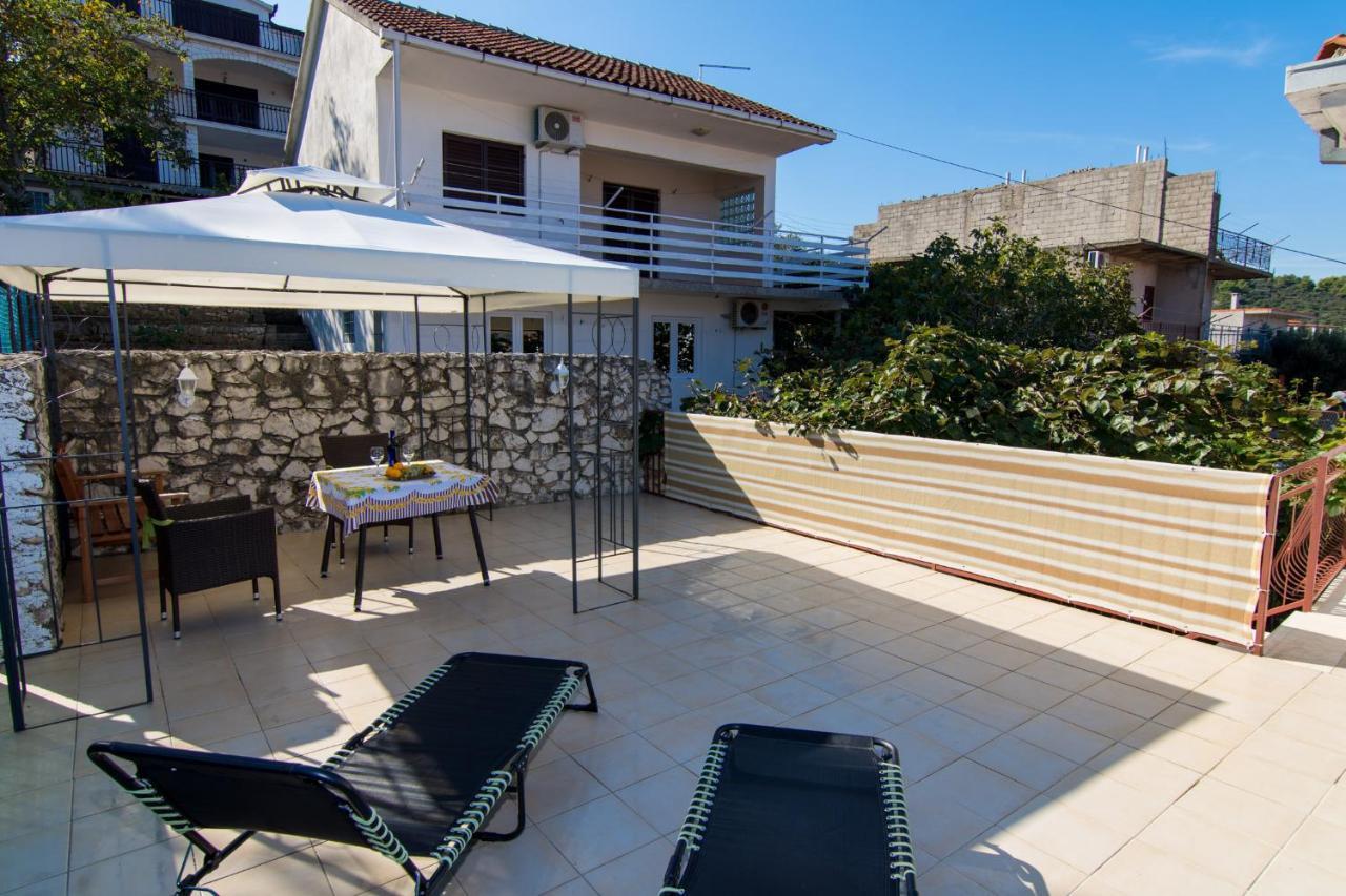 Holidays Apartments Slanada With Terrace And Sea View, Near The Beach & Town Trogir, Free Parking, Quiet Place On Peninsula Ciovo Экстерьер фото