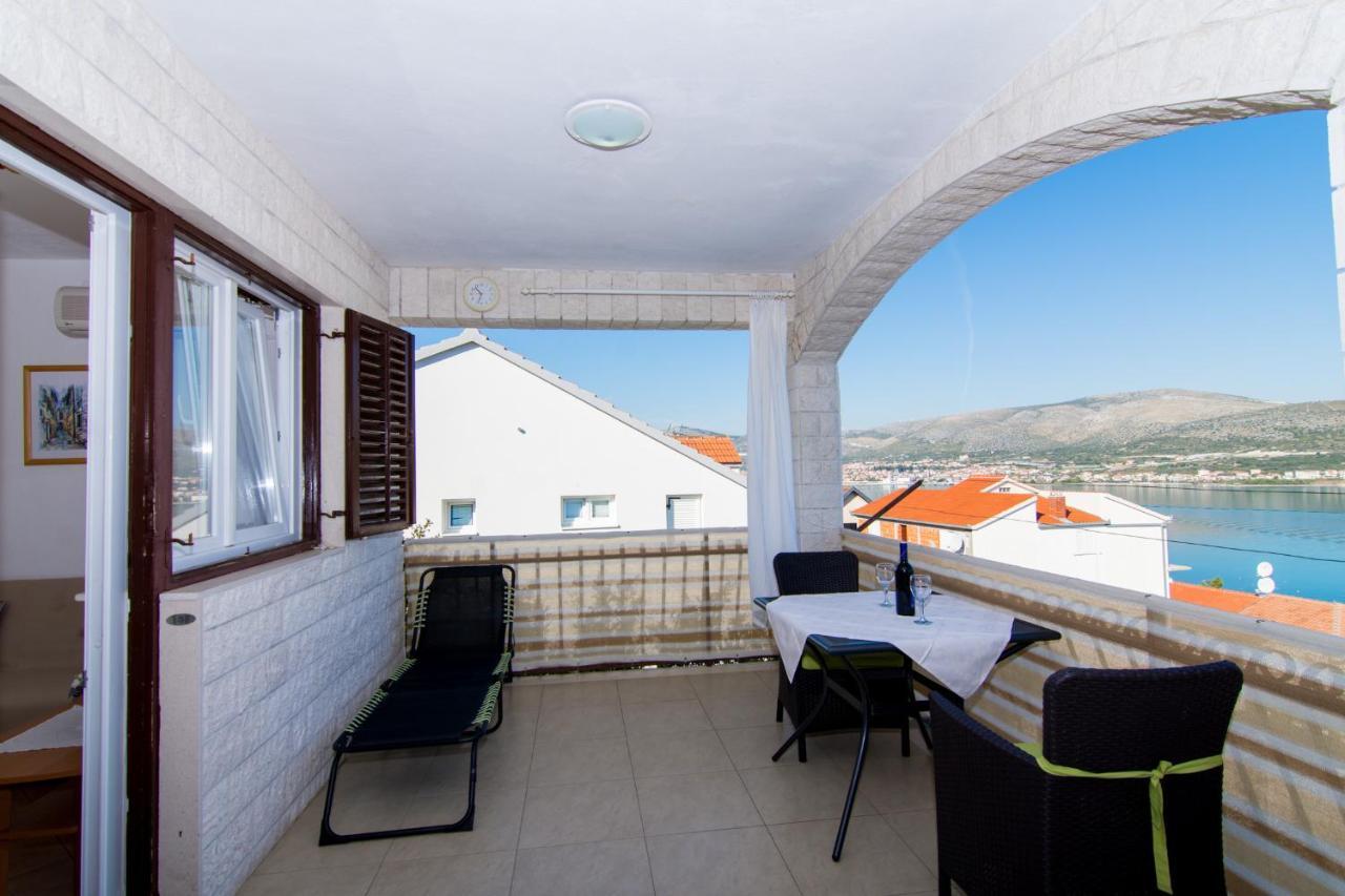 Holidays Apartments Slanada With Terrace And Sea View, Near The Beach & Town Trogir, Free Parking, Quiet Place On Peninsula Ciovo Экстерьер фото